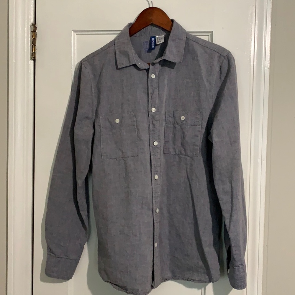 H&M  button down shirt regular fit. Gray